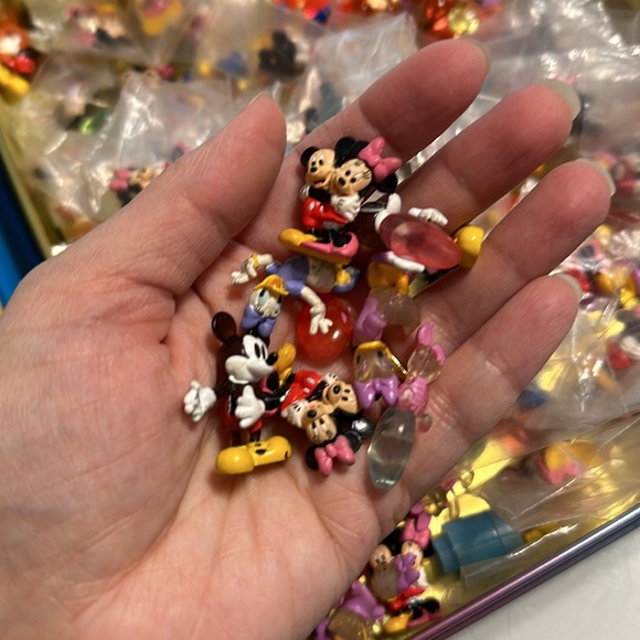 Collectible Tin Disney 3D 35 Happiest Celebration + Lots Of Miniature Figurines - Picture 11 of 11